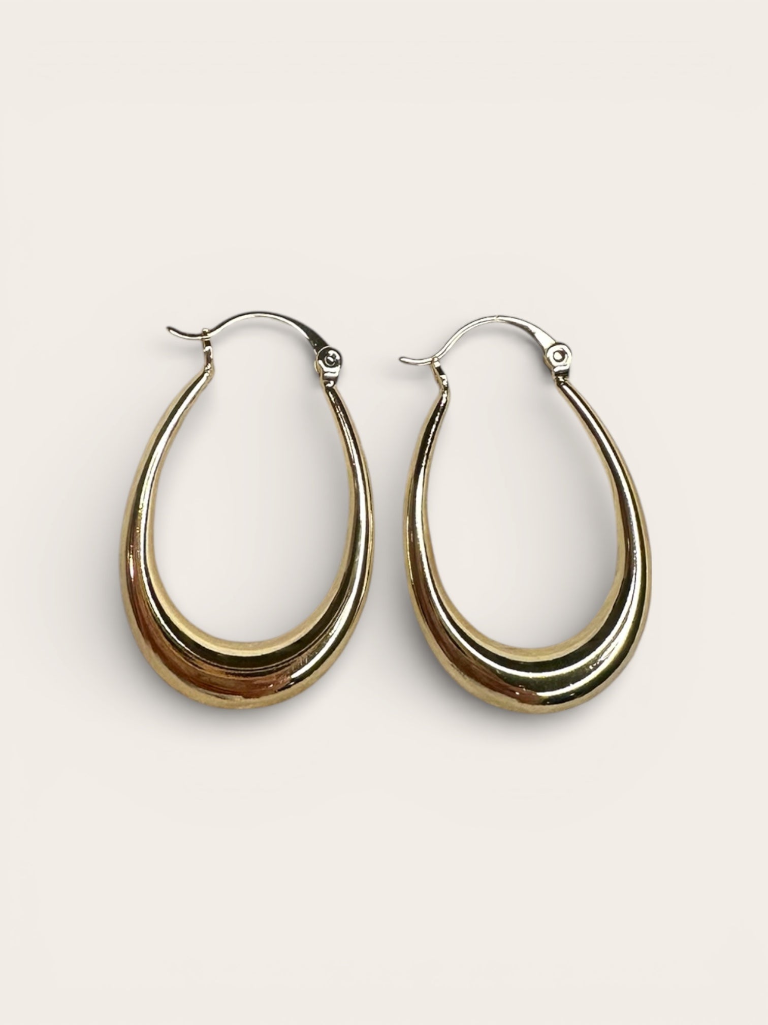 Wear me earings